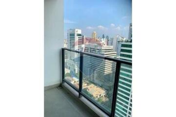 1 Bed 1 Bath Condo in Asoke for Sale  MRT Phetchaburi 4 Mins Walk