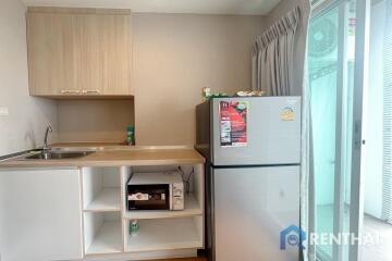 For Sale: Beachfront condo in Jomtien beach, Fully furnished