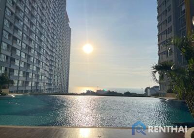 For Sale: Beachfront condo in Jomtien beach, Fully furnished