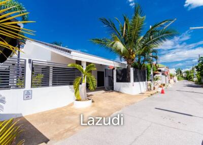 Modern Detached House Pool Villa Near the Beach