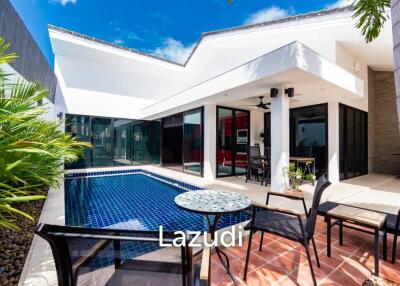 Modern Detached House Pool Villa Near the Beach