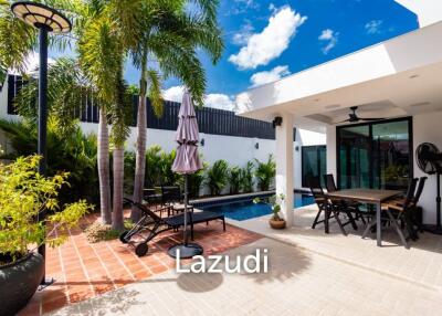 Modern Detached House Pool Villa Near the Beach