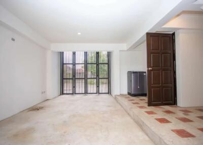 Modern 2 BR House at Nong Phueng Saraphi