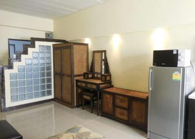 Inexpensive Studio Room : PP Condominium