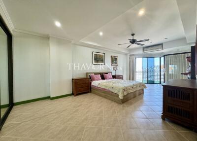 Condo for sale 3 bedroom 278 m² in View Talay 2, Pattaya