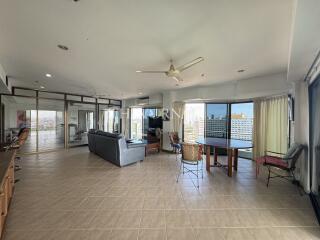 Condo for sale 3 bedroom 278 m² in View Talay 2, Pattaya