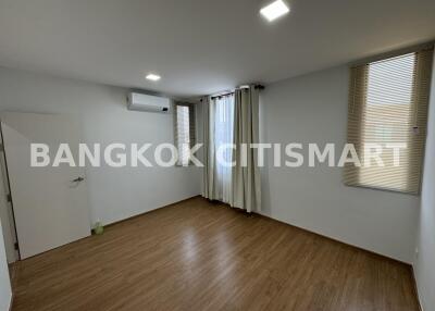 Townhouse at Pleno Town Ladkrabang-Chalongkrung for rent