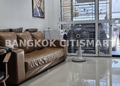 Townhouse at Baan Klang Muang Sathorn-Suksawat for sale