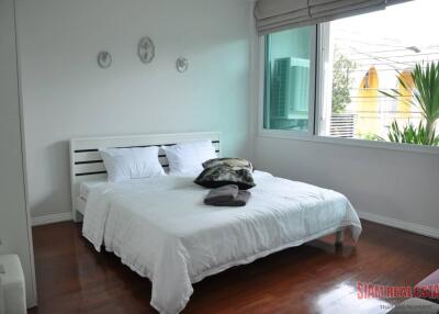 Townhouse in Ekkamai - 180 sqm. and 3 bedrooms, 2 bathrooms