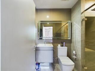 Modern bathroom with mirror and sink