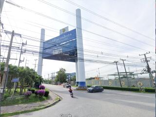 Entrance and surrounding street view