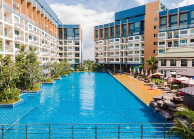 Outdoor pool area in an apartment complex