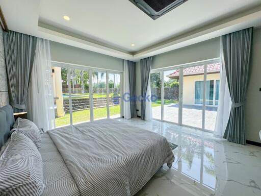 4 Bedrooms House in Whispering Palms East Pattaya H011705