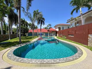 4 Bedrooms House in Whispering Palms East Pattaya H011705