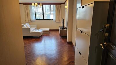 European Condo Parquet Floor Sukhumvit 49