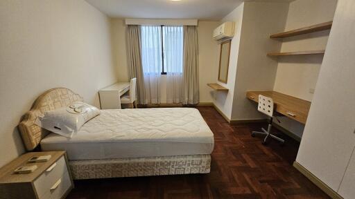 European Condo Parquet Floor Sukhumvit 49