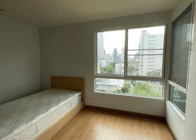 3-Bedroom Condo Sukhumvit 61 Ekkamai