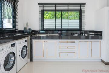 6 Bed House For Sale In East Pattaya - Not In A Village