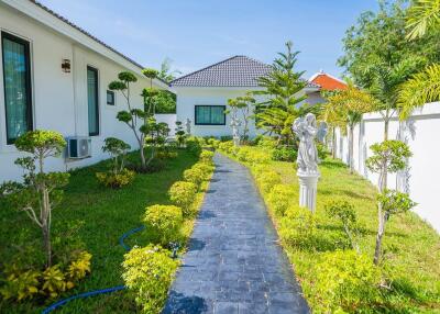 6 Bed House For Sale In East Pattaya - Not In A Village