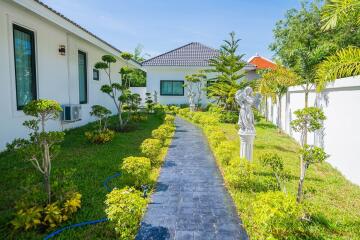 6 Bed House For Sale In East Pattaya - Not In A Village