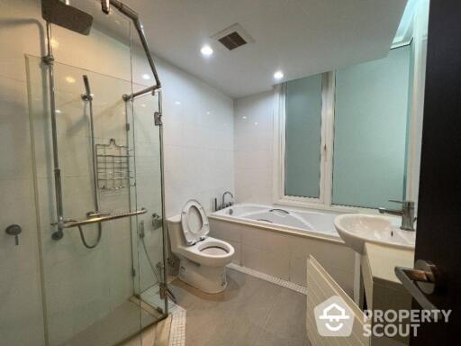 1-BR Condo at Siri Residence Sukhumvit near BTS Phrom Phong