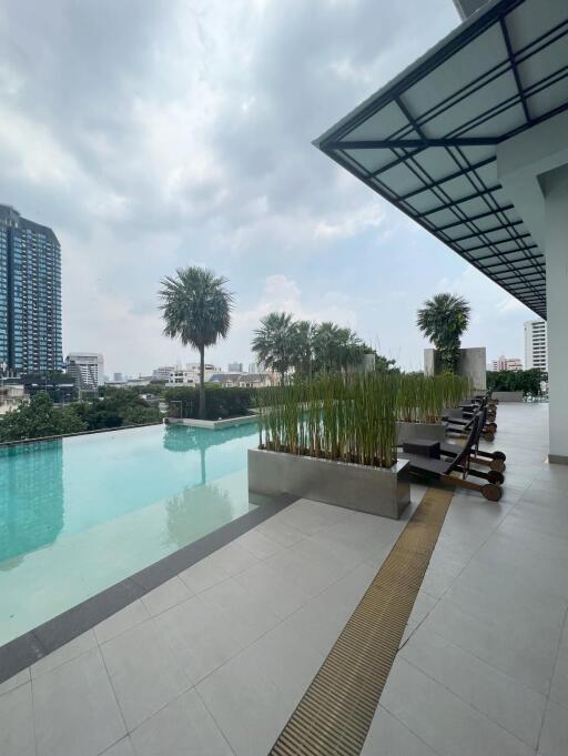 Condo for Rent at Amanta Lumphini