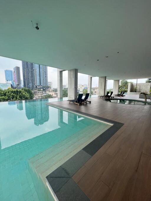 Condo for Rent at Amanta Lumphini