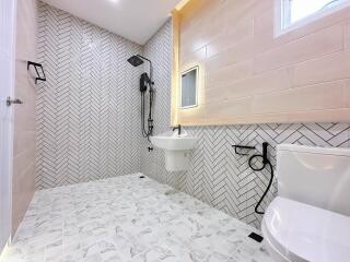 House for Sale in , Hang Dong