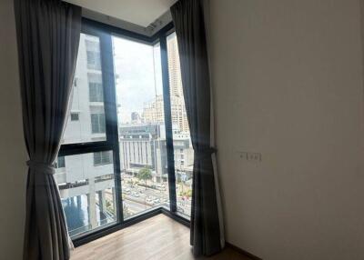 3-BR Condo at Xt Phayathai near BTS Phaya Thai