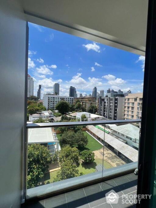 1-BR Condo at Via 49 near BTS Phrom Phong