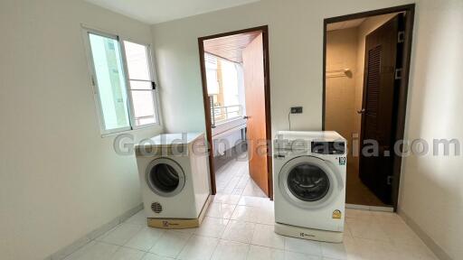 2 Bedrooms spacious Furnished apartment - Sukhumvit Nana BTS