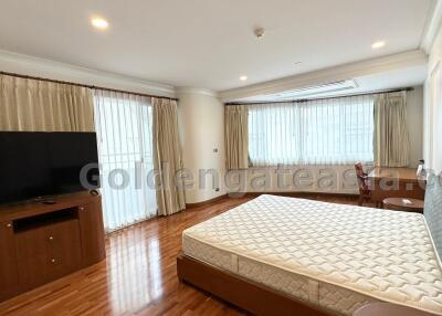 2 Bedrooms spacious Furnished apartment - Sukhumvit Nana BTS