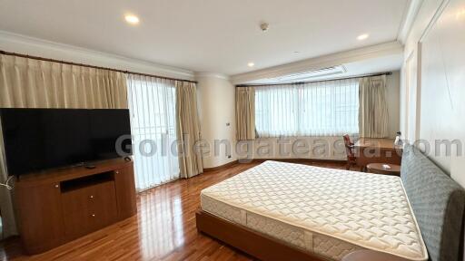 2 Bedrooms spacious Furnished apartment - Sukhumvit Nana BTS