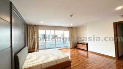 2 Bedrooms spacious Furnished apartment - Sukhumvit Nana BTS