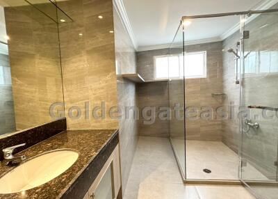 2 Bedrooms spacious Furnished apartment - Sukhumvit Nana BTS