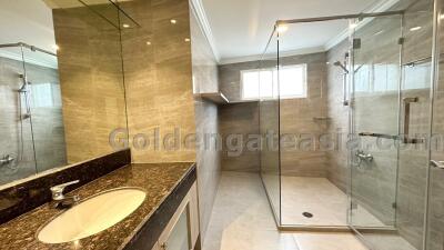 2 Bedrooms spacious Furnished apartment - Sukhumvit Nana BTS