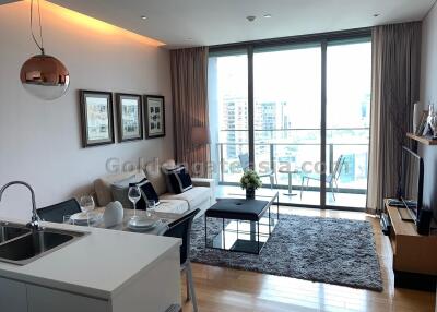 1 Bedroom modern condo with Balcony close to BTS Thong Lo