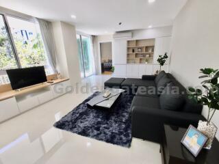 2 Bedrooms Modern Furnished Apartment with Balcony - Ekkamai