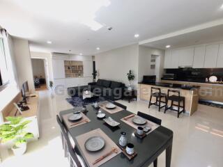 2 Bedrooms Modern Furnished Apartment with Balcony - Ekkamai