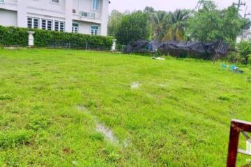 land for sale in Chaiyapuek Land and House housing estate 444m2,nearby Maejo