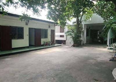 Property ID008BS Dormitory business, near BigC Extra