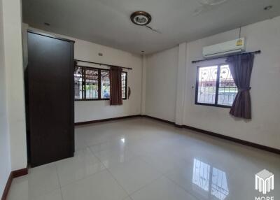 Property ID023BS Dormitory with buildings, area 2 ngan, Saklu Thong Dormitory