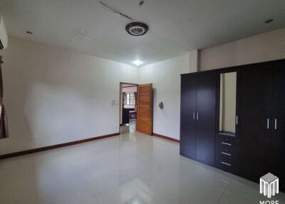 Property ID023BS Dormitory with buildings, area 2 ngan, Saklu Thong Dormitory