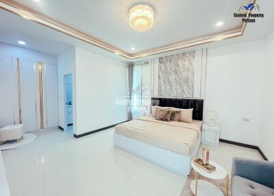 Superb, 6 bedroom, 8 bathroom, pool villa for sale in East Pattaya.