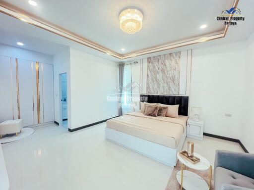 Superb, 6 bedroom, 8 bathroom, pool villa for sale in East Pattaya.