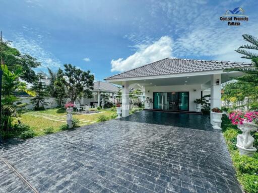 Superb, 6 bedroom, 8 bathroom, pool villa for sale in East Pattaya.