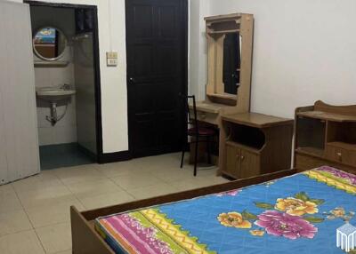 Dormitory - Chet Yot Zone, 37 rooms, 105 sq m, near Maya Mall (ID:034BS)