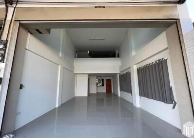 Commercial building - Khlong Chon, 3 bedsroom, 4bathsroom, 21 sq.w., near Chiang Mai University (ID:032BS)