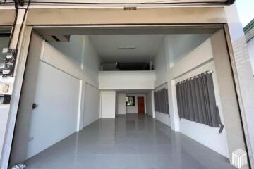 Commercial building - Khlong Chon, 3 bedsroom, 4bathsroom, 21 sq.w., near Chiang Mai University (ID:032BS)