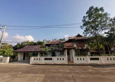 House for Sale in Chiang Mai - Traditional Lanna Style, 5 Bed, 6 Bath 17.6M THB